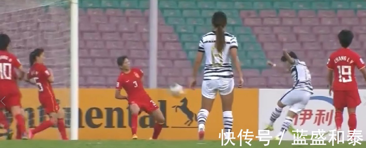 绝杀球|8倍镜回放女足挡出绝杀球,门将后位立奇功,国足这俩人羞愧吗!