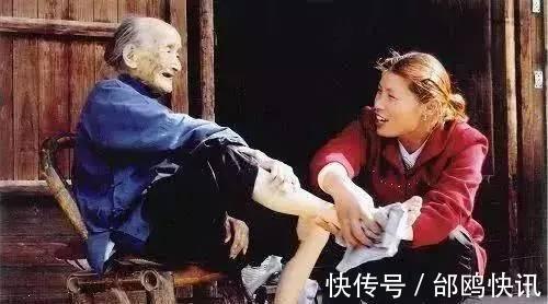 长寿老人|133岁老人抽烟喝酒不运动,他的长寿秘籍自己从不碰一件事