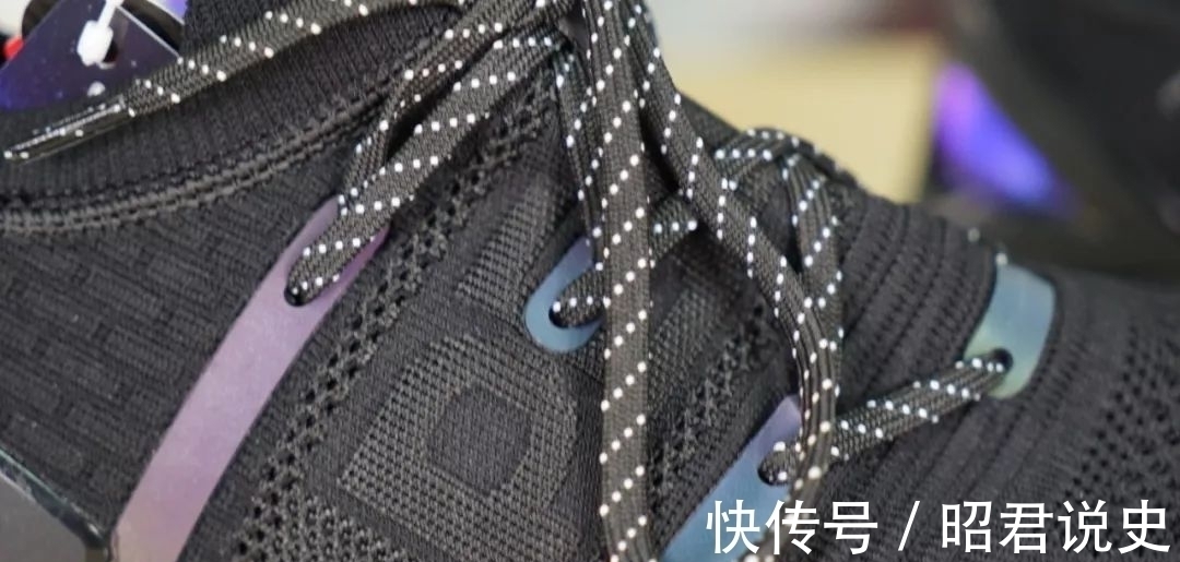 鞋盒 国货逆天球鞋,脚感爆炸,送衣服还联名,发售价竟低于一千!