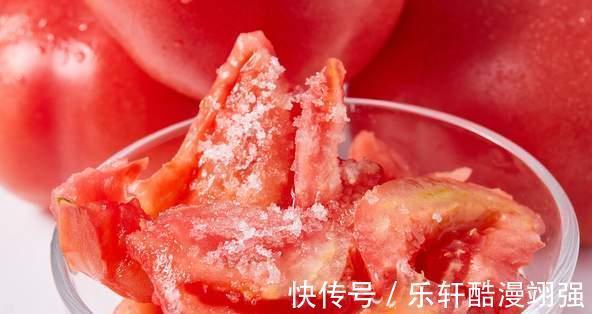 白糖|白糖拌西红柿，只放白糖可不对，多放一点它，汁水多还香甜好喝
