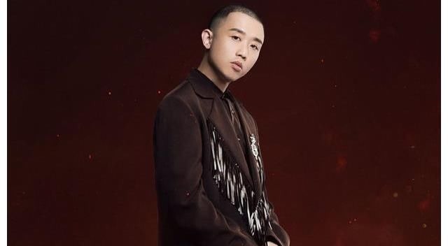 披荆斩棘的哥哥开播纷争不断,GAI护兄弟被喷,连陈小春都敢怼