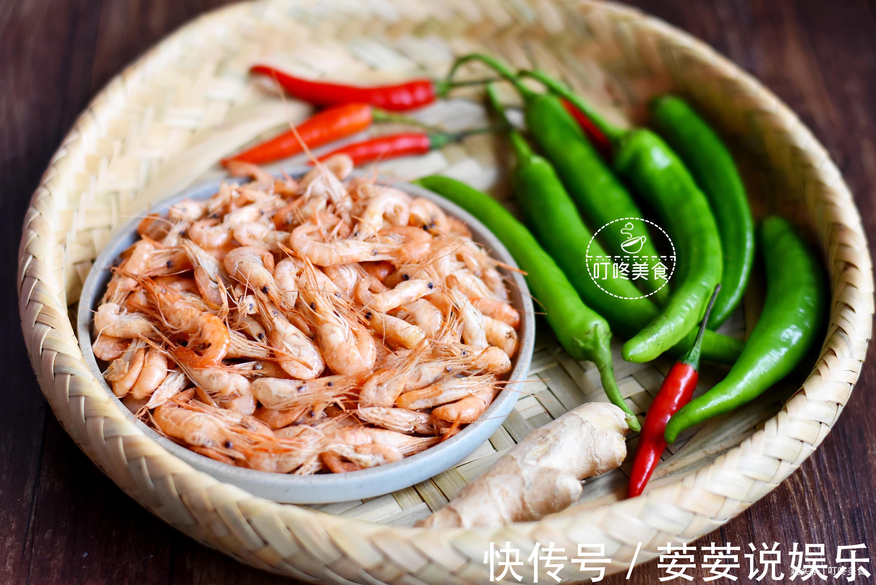 河虾最好吃的做法,简单一炒太香了,学会此做法,三斤都不够吃