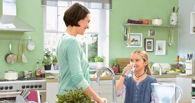 大孩子|宝妈带4岁大孩子喝咖啡,无知父母不知要坑苦多少娃