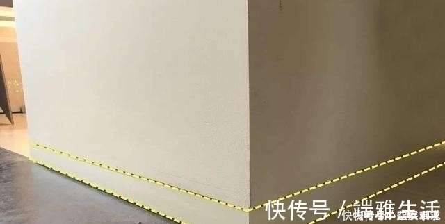 开槽|想要美观,我家选择暗装踢脚线,师傅:承重墙上凿墙角,你再想想