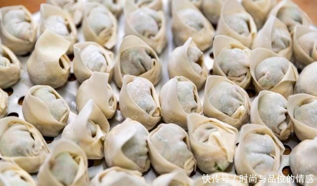 早餐常吃馄饨，将猪肉换成它，好吃又营养，比早餐店的受欢迎