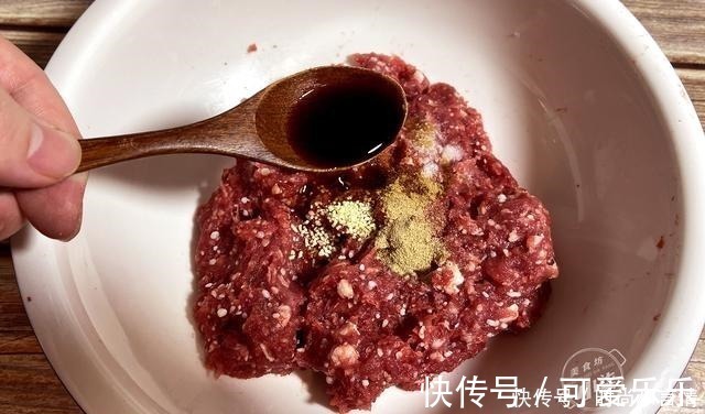 牛肉饺子这样调馅太好吃了,再贵也要吃,做法简单味道鲜香,解馋