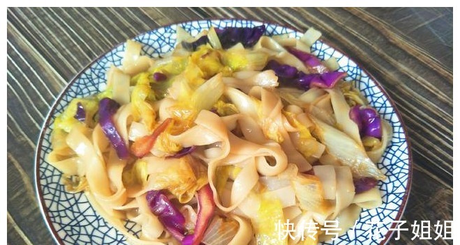 炒面条|家常炒面条的方法,多加1步,面条不坨,爽滑入口,不用买着吃了!