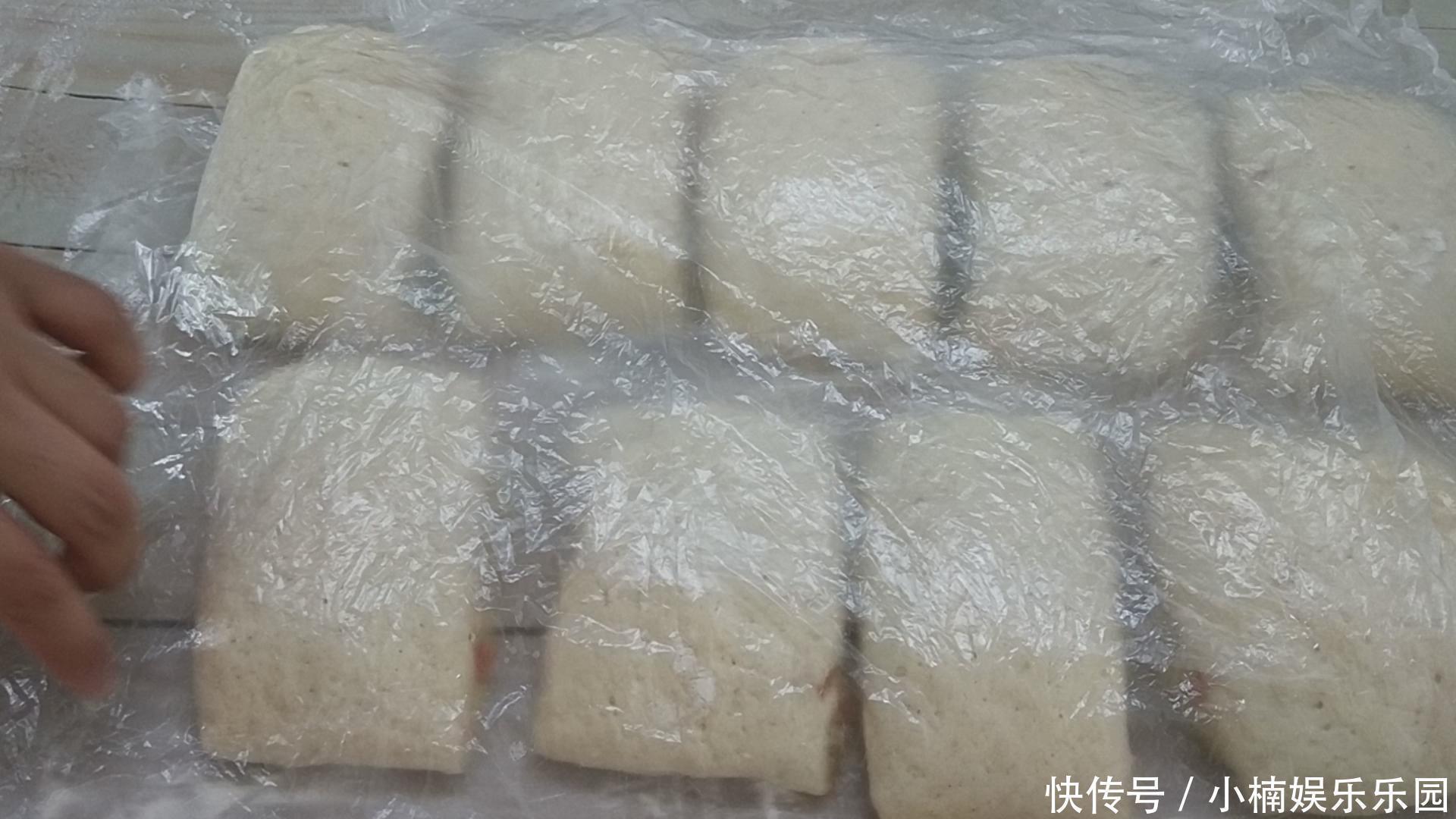 早餐饼又出新做法，比包子馒头都好吃，我家一周吃三次，太香了
