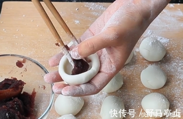 糯米团|想吃麻团不用买,1碗糯米粉就能做,个个金黄酥脆,好吃停不下来