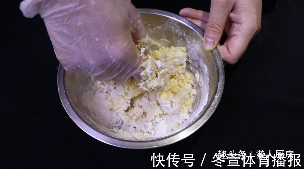面粉|花生酱不只是调味品,配上面粉做的花生酥,一口一个吃着太香了