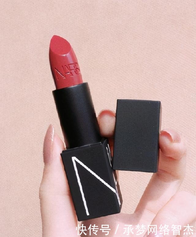 适合春夏的5支口红,涂上就有人问色号
