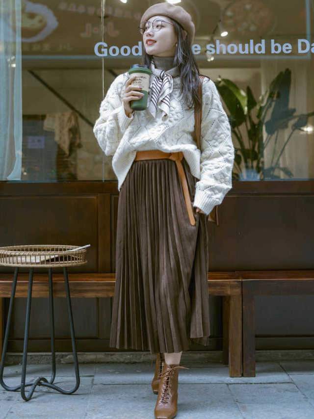 半身裙|百褶裙你穿对了吗?配上这几件上衣温柔又时髦,还能提升气质感