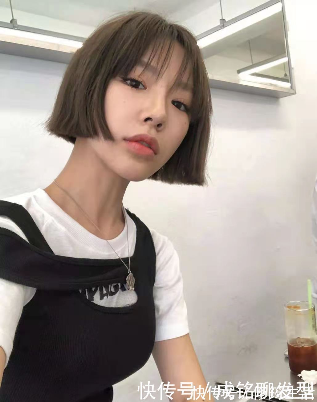 女生|圆脸女生千万别剪齐嘴短发,尽管显脸瘦也很时尚,不适合也是白搭