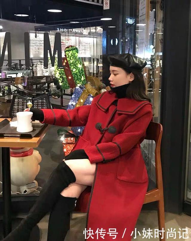新年必备的红色大衣配什么下装? 今年流行这样搭配, 洋气时髦!