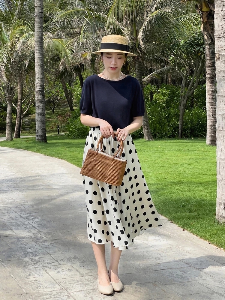 单品|奔三奔四的女性，夏季多穿这些基础款单品，显瘦洋气又高级