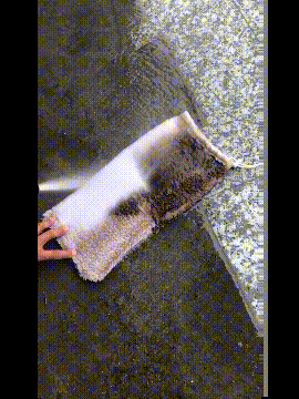 |幽默段子：我们大笑着放下饭碗，立即跑过去救人