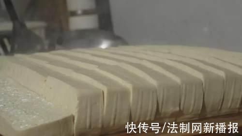 酸香扑鼻的洛南酸菜煮豆腐 在腾腾热气中缔造一场味蕾盛宴