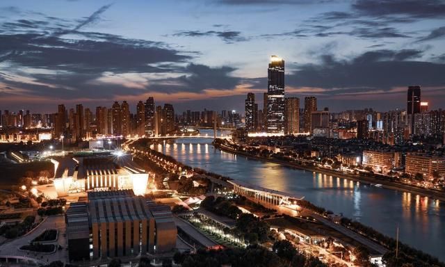  电影|大家帮我看看这样行不？为省几十块钱补课费，我自己教孩子写作