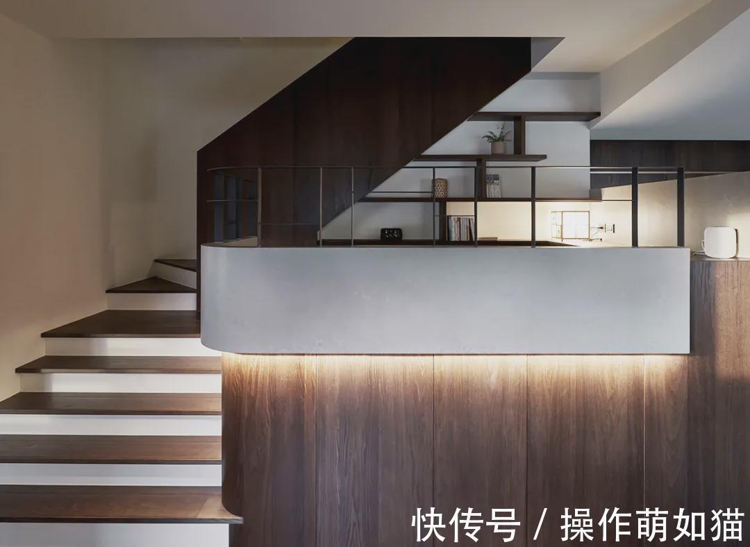 座椅子|只因在日本留过学,47岁的他回农村重建二层老宅,场面极度舒适