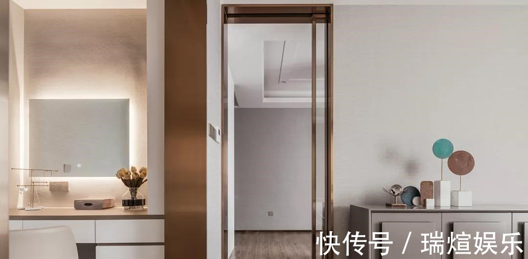 u形|206平轻奢大宅,一进屋就被吸引了每寸空间都散发着优雅气息