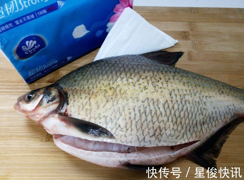 入味|煎任何鱼,不要直接下锅,牢记这2步,鱼不粘锅不破皮,香嫩入味