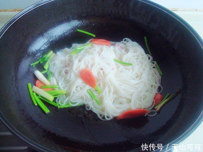 秒杀|米线不要煮了,这做法几分钟一盘,一盘5元不到,秒杀外卖