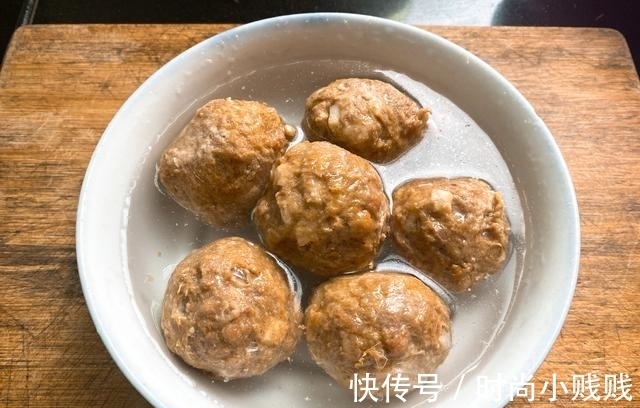 香菇酱|煮猪肉丸，调味道时放什么料最合适？记住放3样，肉丸色香味俱全