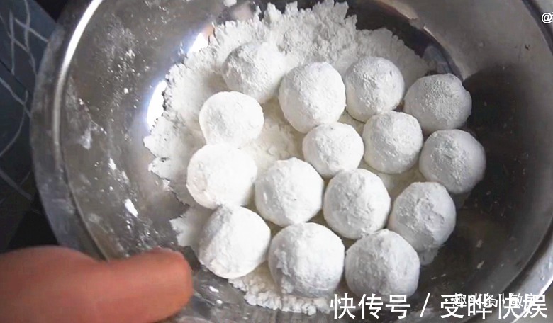 盆子|花生里放勺黑芝麻，酒店一碗38，在家做只花6元，香甜软糯好吃