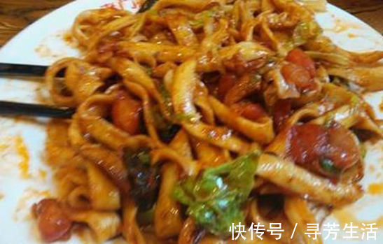 干锅排骨|美食推荐：素炒刀削面，红烧牛筋，干锅排骨，香煎茄子的做法