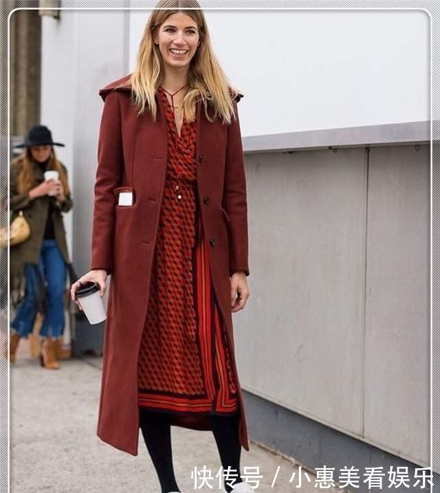 气质|大衣+小白鞋,这个秋冬不容错过的搭配,看上去简单大方显气质