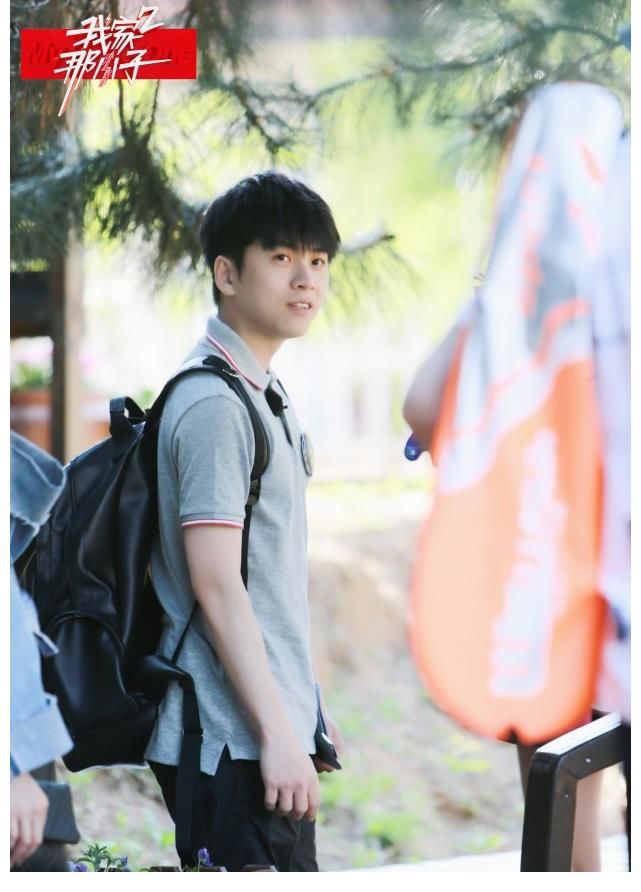 向往的生活|30岁武艺发福，拍视频刻意卖萌，粉丝吐槽：一把年纪不适合这风格