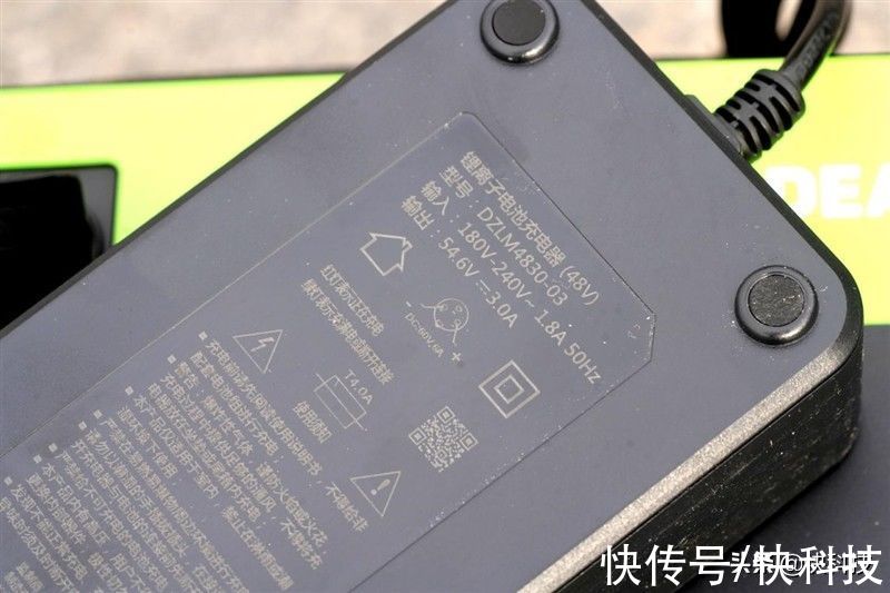 能连手机的电动车！雅迪冠能DV6评测：全能APP比钥匙还好用