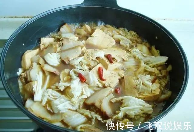 白菜炖豆腐,先炖白菜还是豆腐搞错了顺序,难怪白菜豆腐不好吃