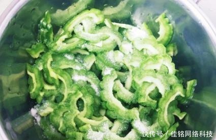 苦瓜的“苦源”取决于这个地方,只要切掉苦瓜就不苦,赶快学一学
