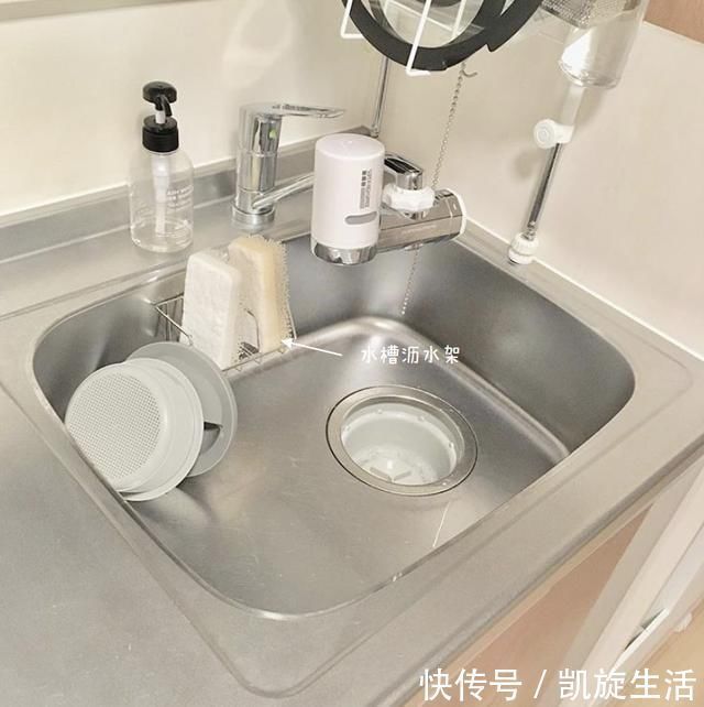 水槽处|别看日本厨房不大,用起来却十分顺手,仔细观察才发现其精髓