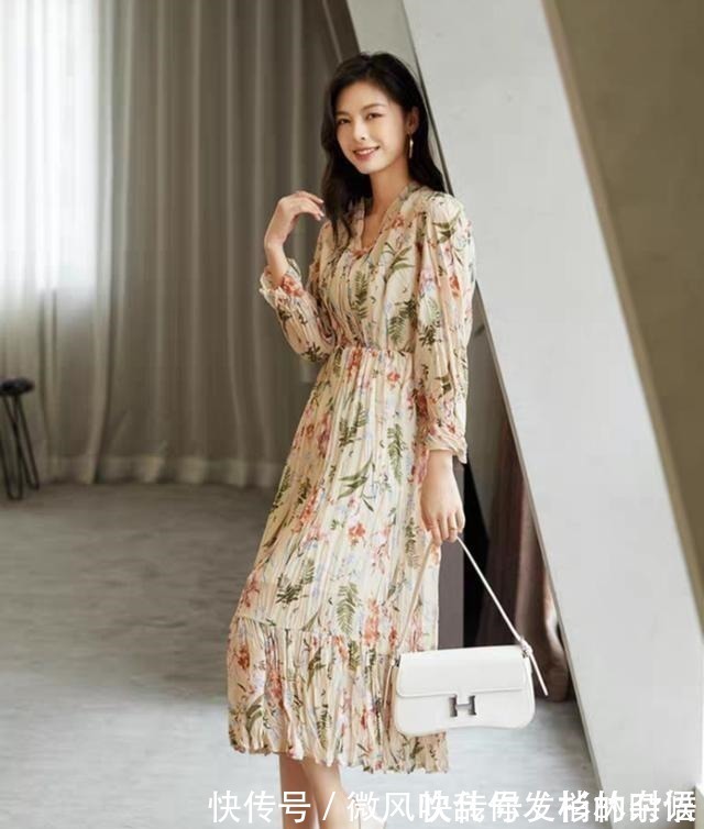 细高跟 秋季,穿粗跟平底鞋,舒适又优雅!秋季,穿粗跟平底鞋,舒适又优雅!