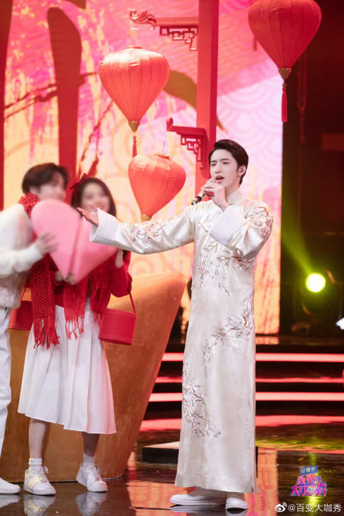 今晚《百變大咖秀》歡樂來襲：劉耀文致敬模仿劉德華，三版孫楠同臺飆歌