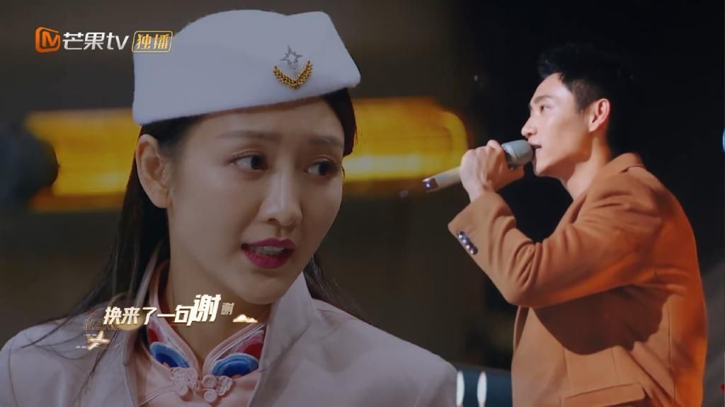 明侦|何炅撒贝宁因名场面泪目,周深孟佳却一脸懵,新老玩家差距明显!