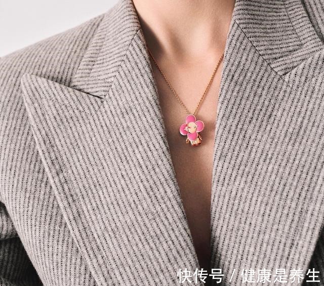 vivi&路易斯威登,吉祥物变吊坠胸针!