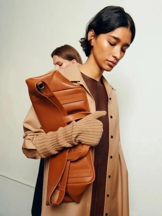  糖色|穿上焦糖色，温暖又甜蜜