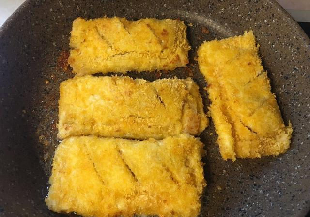  轻松|懒人版香蕉派，香甜酥脆，5分钟轻松搞定