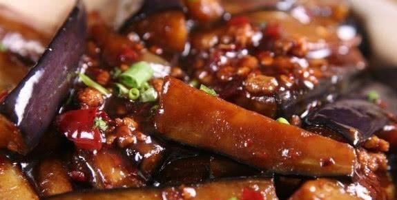 茄子|肥胖不能让肉类食物“背锅”，这4种常见的素食，热量比肉还高