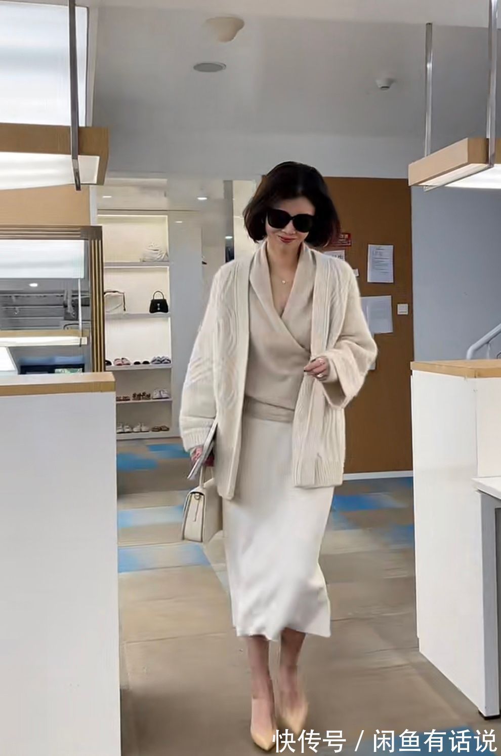 最后一天|高级打工人平时怎么穿?看40岁精英女示范一周穿搭,越简单越高级