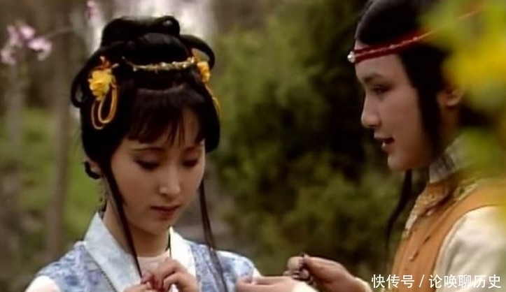 贾宝玉|从博爱到专情,影响贾宝玉的,不是黛玉宝钗,而是个不起眼的丫头