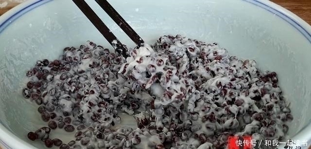 保鲜膜|想吃红豆糯米糕不用出去买了，教你简单做法，软糯香甜，越嚼越香