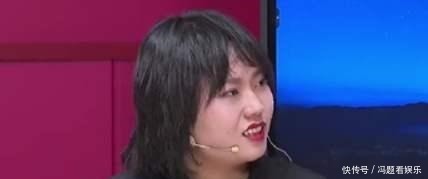 因村民的产品没有证书,不能直播卖,拒绝之后李雪琴难过地掉眼泪