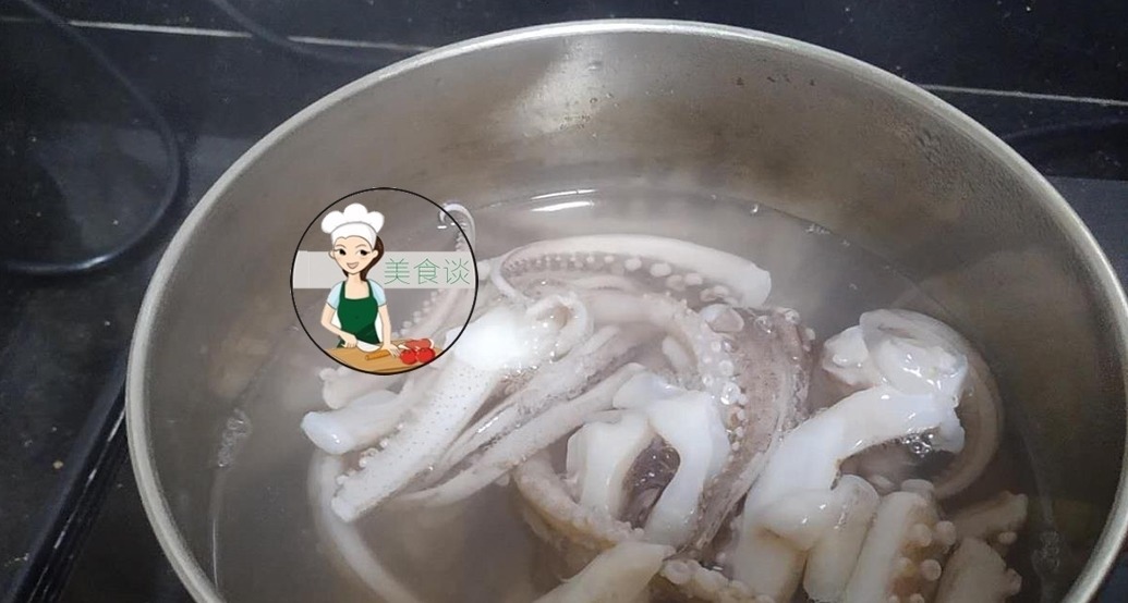 一道简单的家常小炒菜,鲜香开胃,上桌准能胃口大开,做法还简单