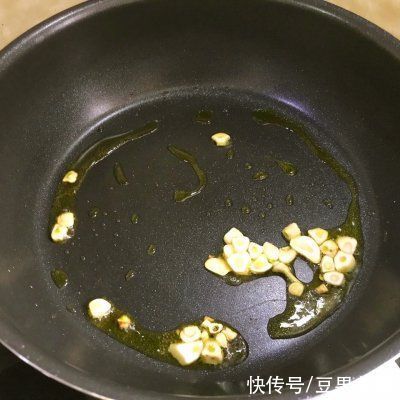 一吃就上瘾的#福气年夜菜#爽脆清炒莴笋片