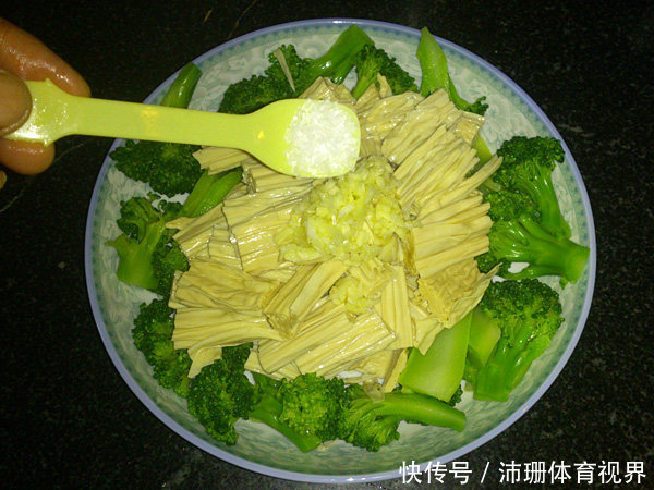  营养|西兰花和”它“一起拌，清淡爽口，营养丰富，孕妇多食用也好