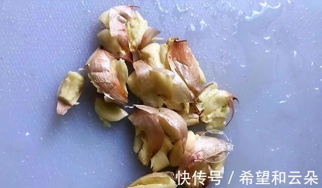 低脂低卡的蔬菜，加入它，大火一炒，清脆爽口，满满的维生素！